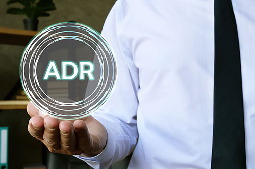 事業再生ADRとは？ メリット・デメリット、利用条件や手続きの流れを解説