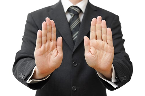 転勤を拒否する従業員を解雇できる？ 解雇以外の正しい対処法も解説