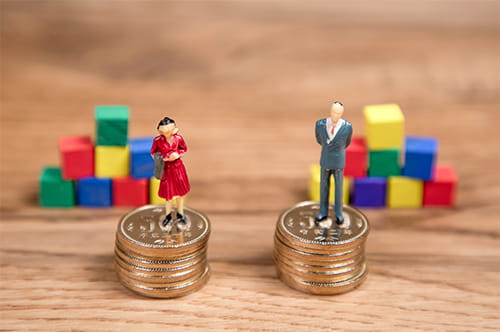 嘱託社員と契約社員の違いは？ 同一労働同一賃金などをポイント解説