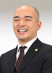 八子 裕介